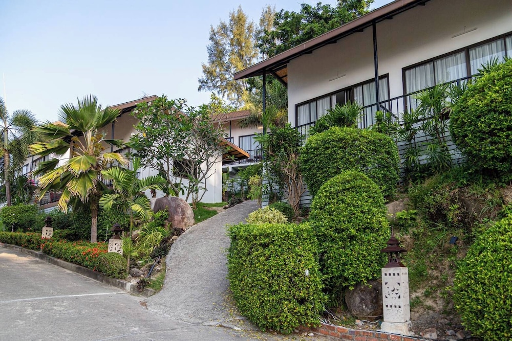 Secret Cliff Resort & Restaurant SHA Plus — 4-Star Luxury Hotel in Phuket, Thailand