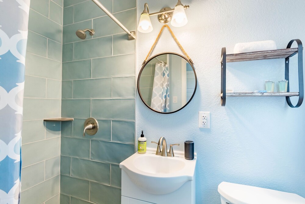 Upham Beach Inn - photo 18