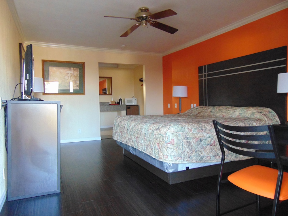 The Heart Of Texas Motel - photo 11