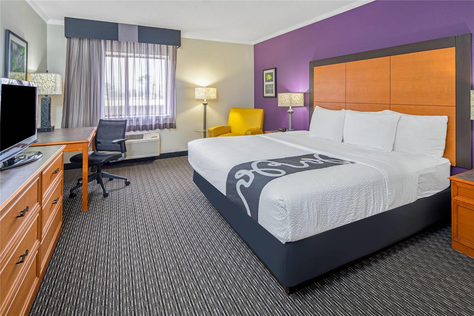 La Quinta Inn & Suites by Wyndham Baton Rouge Siegen Lane - photo 35