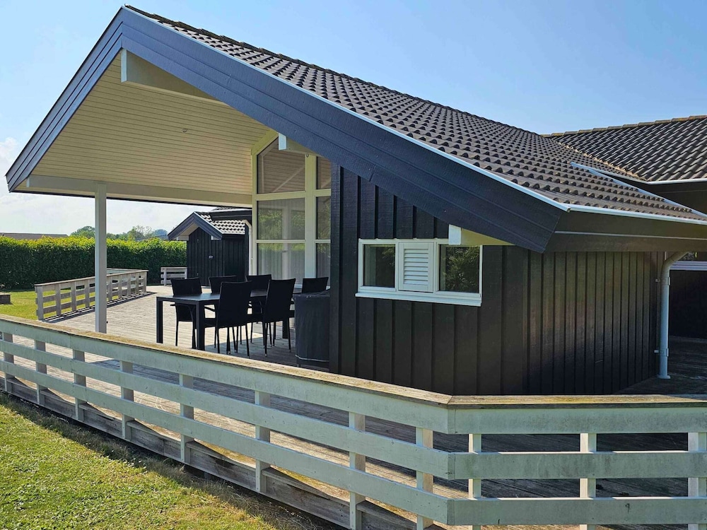 Cozy And Modern Holiday Home With All Equipment — 4-Star Luxury Hotel in Sonderborg, Denmark