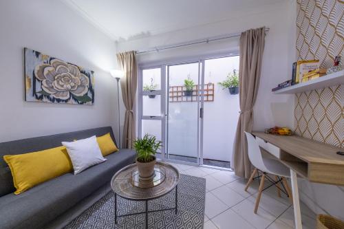 Cosy and Central in Claremont