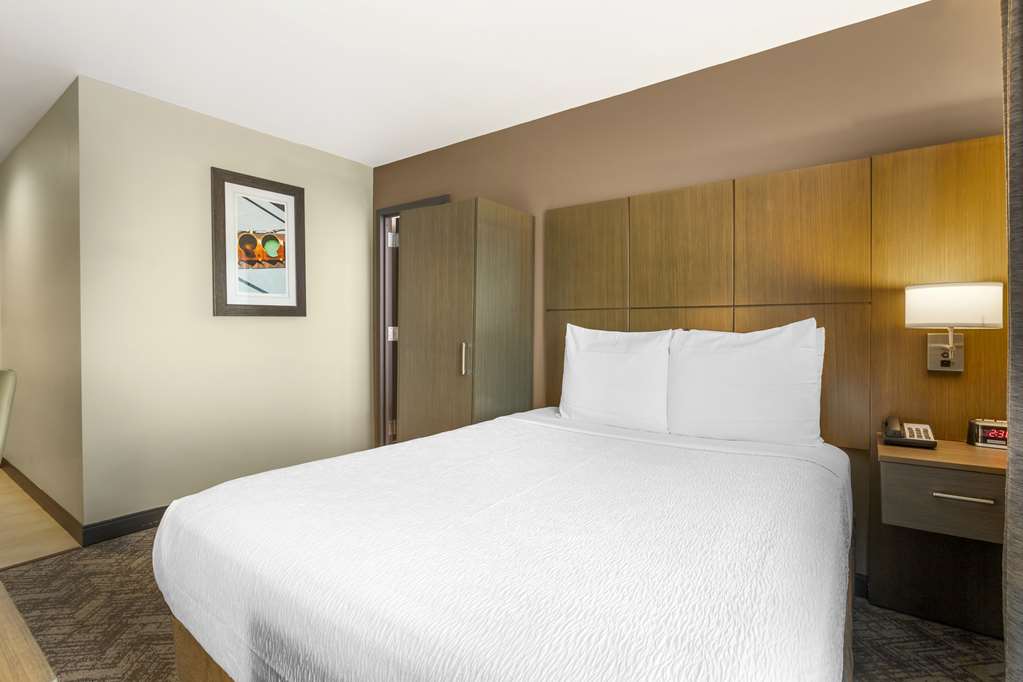 Best Western Brooklyn Coney Island Inn - photo 35