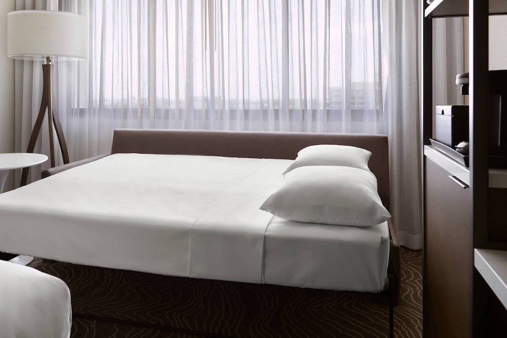 Marriott Tampa Westshore - photo 9