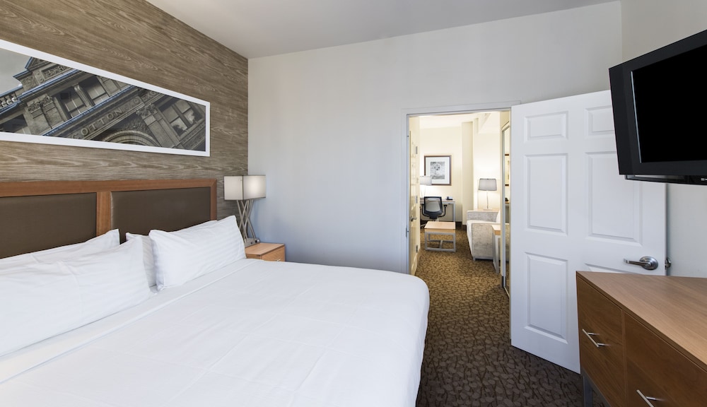 Holiday Inn Savannah Historic District an IHG Hotel - photo 2