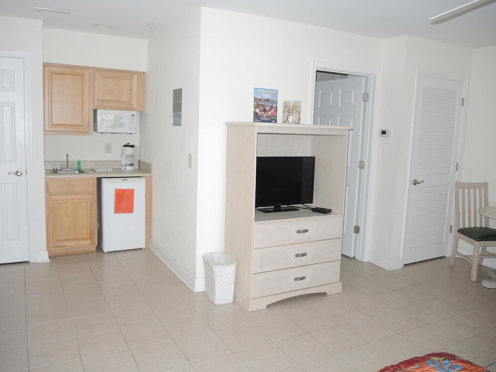 Golf Course Onsite Home 3008L with Outdoor Pool and Resort Amenities by RedAwning - photo 11