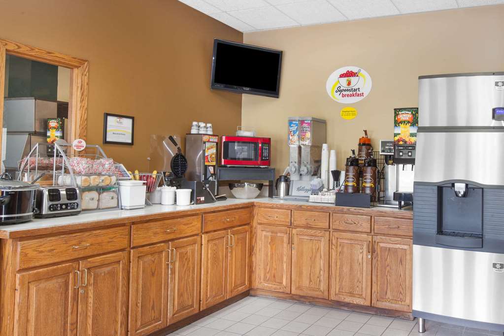 Super 8 by Wyndham Clear Lake - photo 15