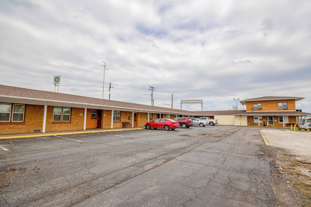 OYO Travelier Motel - photo 97