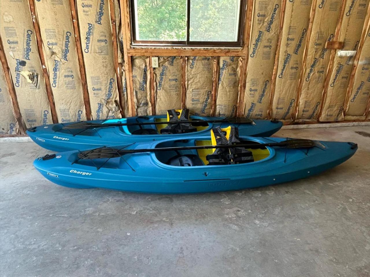 Lakefront Paradise 4 Bedroom Home W Direct Lake Access Pets Ok — 4-Star Luxury Hotel in Traverse City, United States