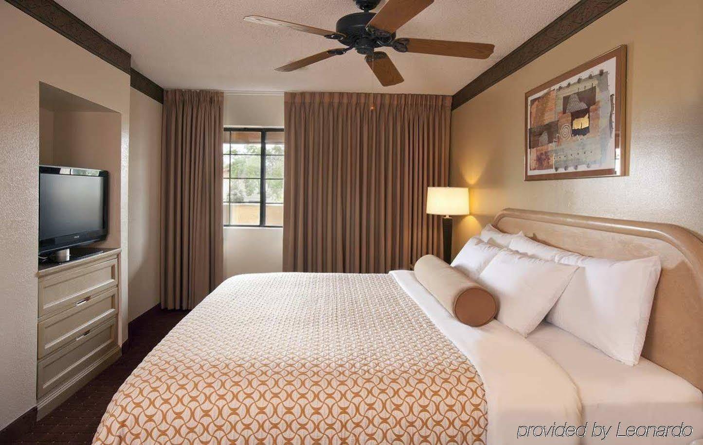 Embassy Suites Phoenix North - photo 12