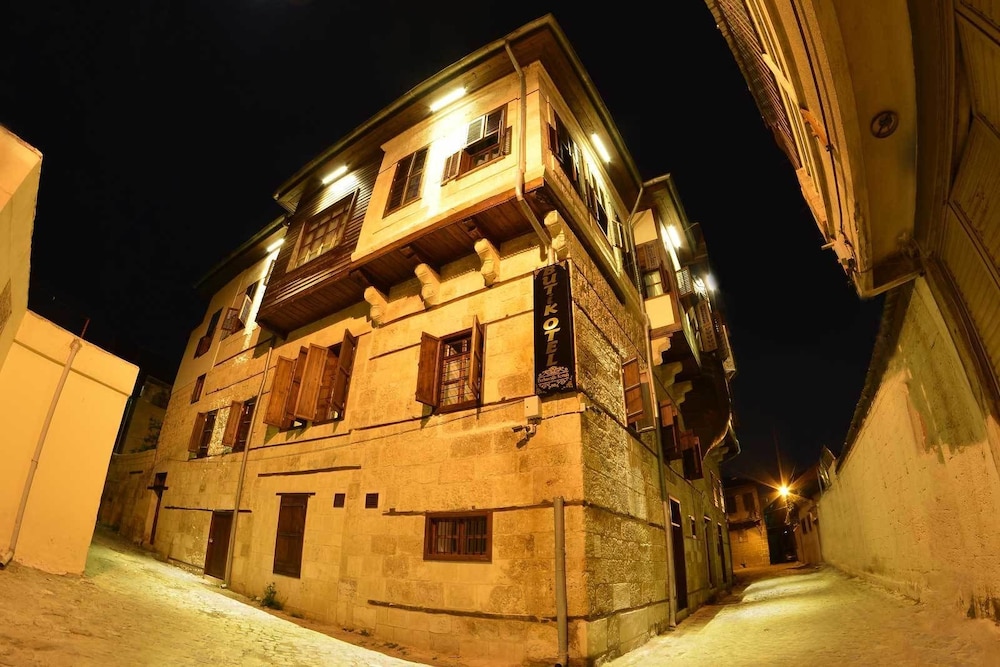 Burhanoglu Konağı - carbon neutral hotel in Tarsus