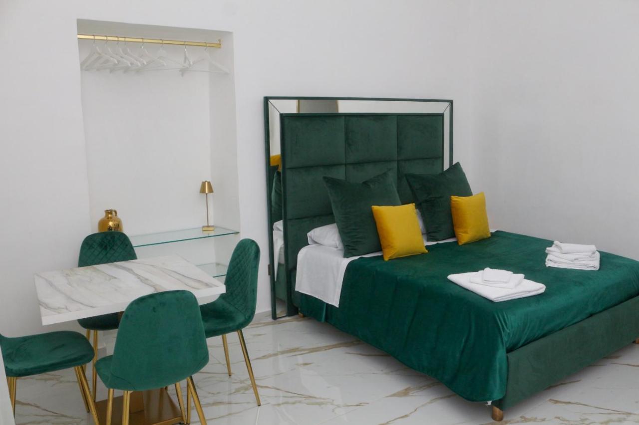 Valeryroom — 4-Star Luxury Hotel in Naples, Italy