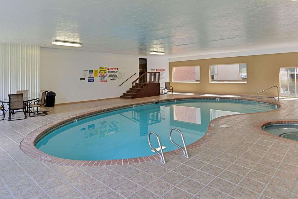 Quality Inn Vernal near Dinosaur National Monument - photo 20