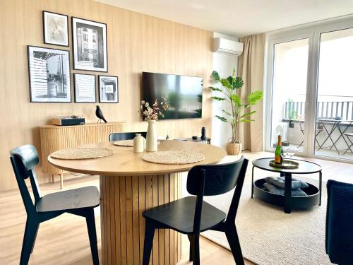 SmartApartment Prúdy Trnava Free Parking 800m CityArena — 4-Star Luxury Hotel in Trnava, Slovakia