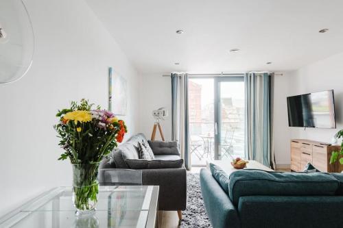 Beautiful 1 Bedroom Apartment with parking in Gloucester Docks — 4-Star Luxury Hotel in Gloucester, United Kingdom