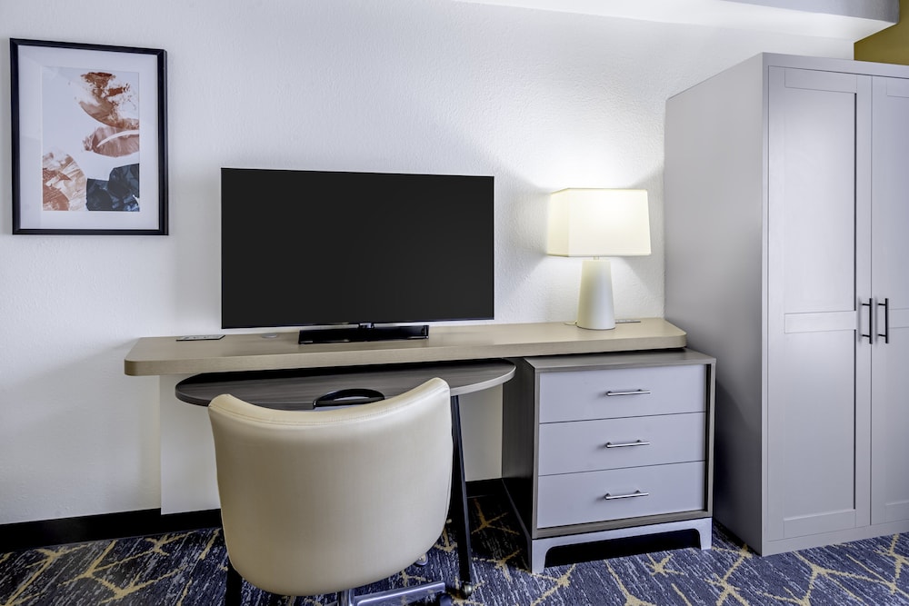 Holiday Inn & Suites Wausau Rothschild by IHG - photo 18
