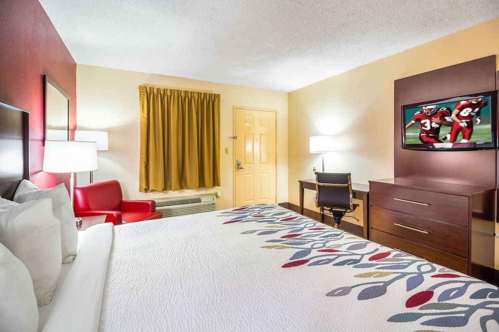 Red Roof Inn Clarksville - photo 7