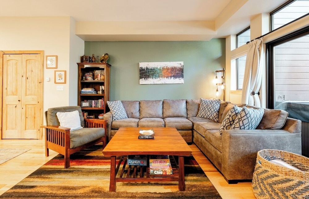 Village Point 101 - photo 19