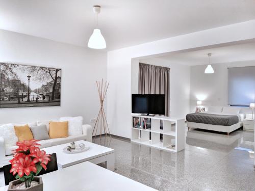 Budget Semi Basement by Verde Apartments — 4-Star Luxury Hotel in Marousi, Greece
