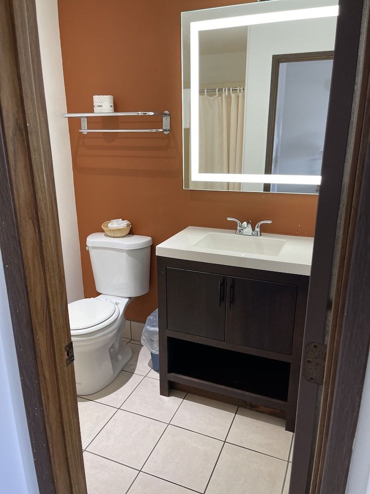 Americas Best Value Inn And Suites Newport - photo 8