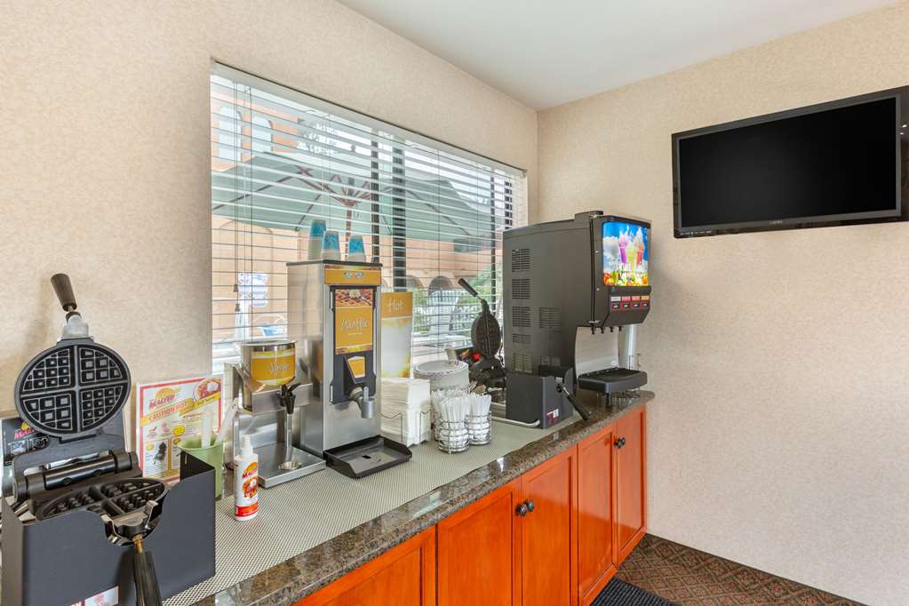 Quality Inn & Suites Oceanside near Camp Pendleton - photo 46
