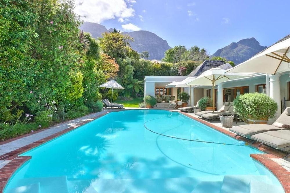 Fernwood Manor in Cape Town, South Africa