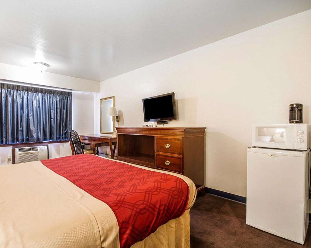 Rodeway Inn & Suites Madison East - photo 15