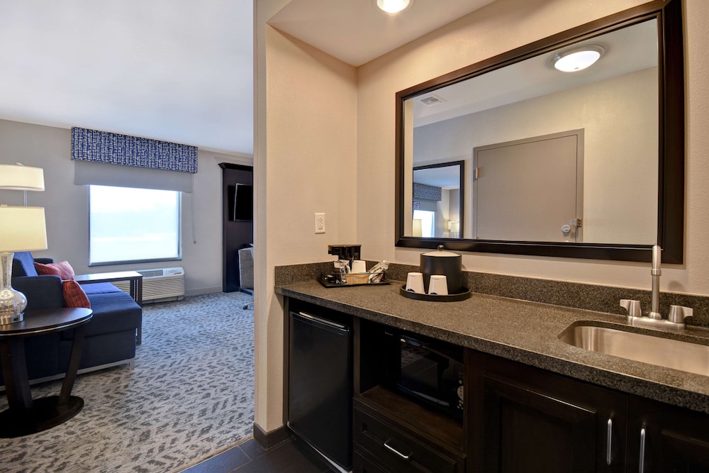 Hampton Inn & Suites Columbia South Fort Meade Area - photo 30
