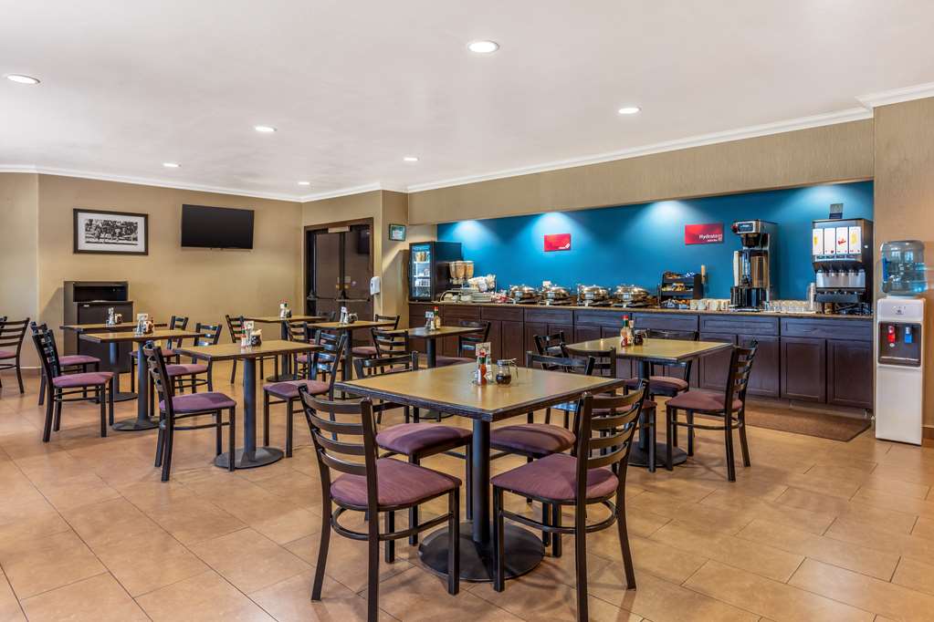 Best Western Plus Wine Country Inn & Suites - photo 8