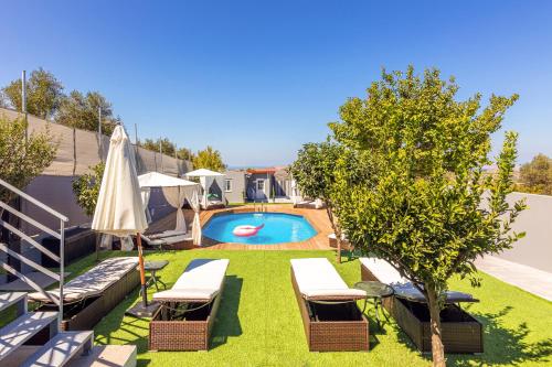 Istamnos Terra Villa Infinity Shared Pool 2 — 4-Star Luxury Hotel in Irakleion, Greece