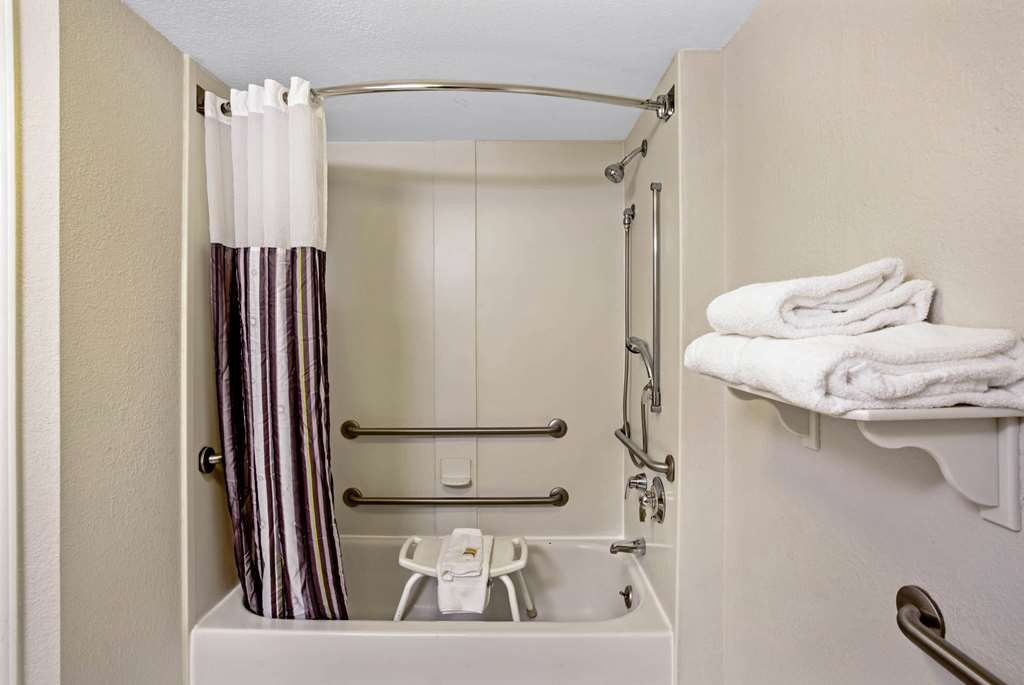 La Quinta Inn & Suites by Wyndham Winston Salem - photo 26