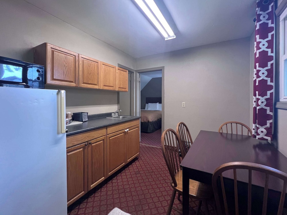 Rodeway Inn & Suites Hershey Chocolate Avenue - photo 38