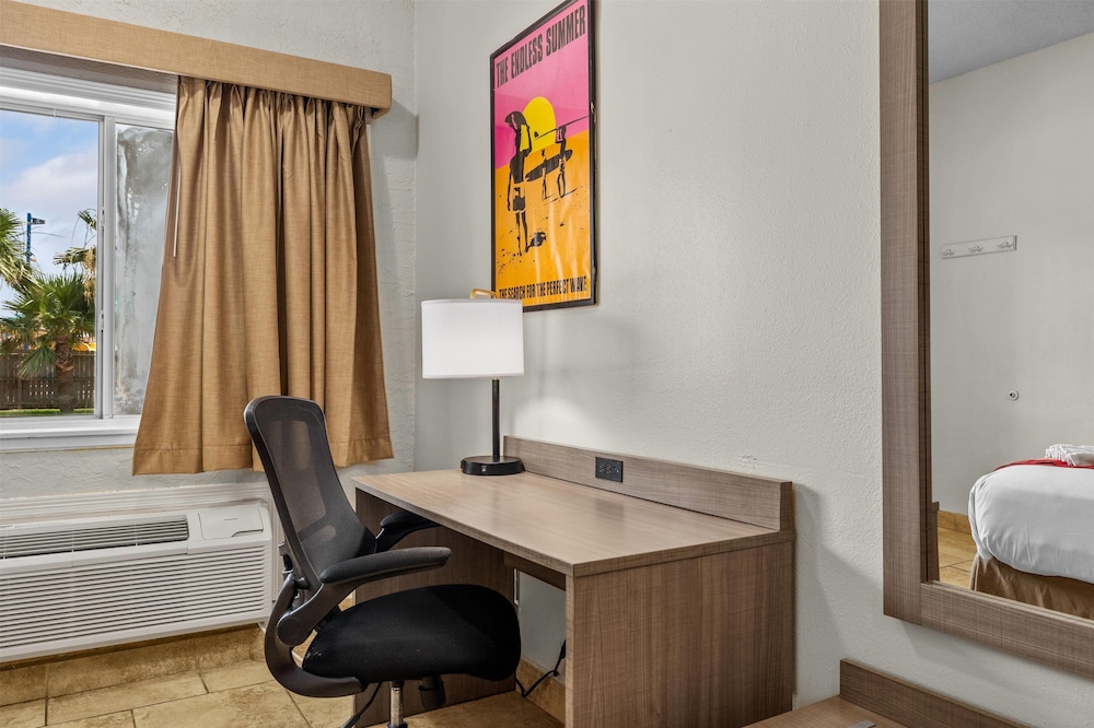 Ramada by Wyndham & Suites South Padre Island - photo 14