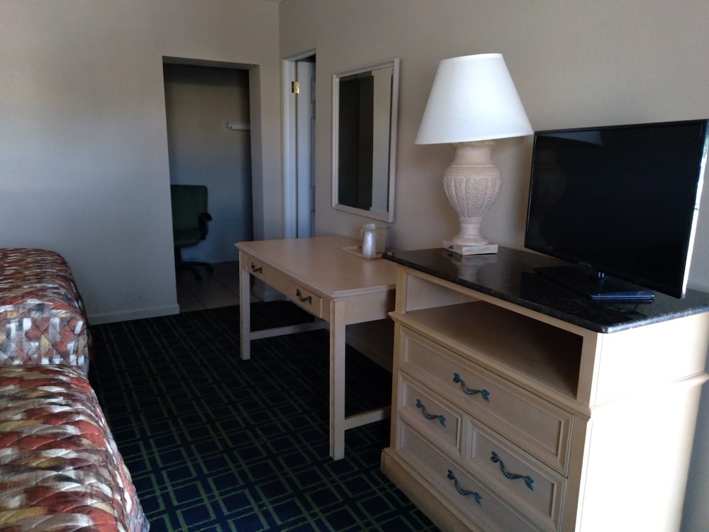 Budget Lodge of Mount Dora - photo 6