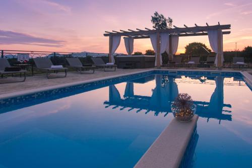 Luxury Villa Lunika near Brela Baska Voda Makarska — 4-Star Luxury Hotel in Lovrec, Croatia