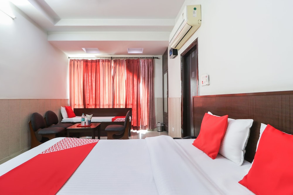 Oyo 46437 Malik Regency — Ambala
