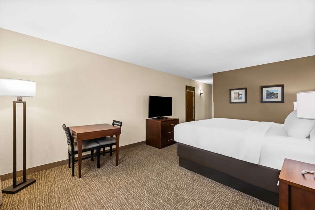 Comfort Inn & Suites Pueblo - photo 48