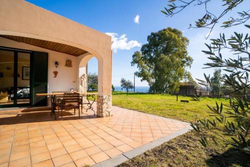 Villa Etna Pippo — 4-Star Luxury Hotel in Piedimonte Etneo, Italy
