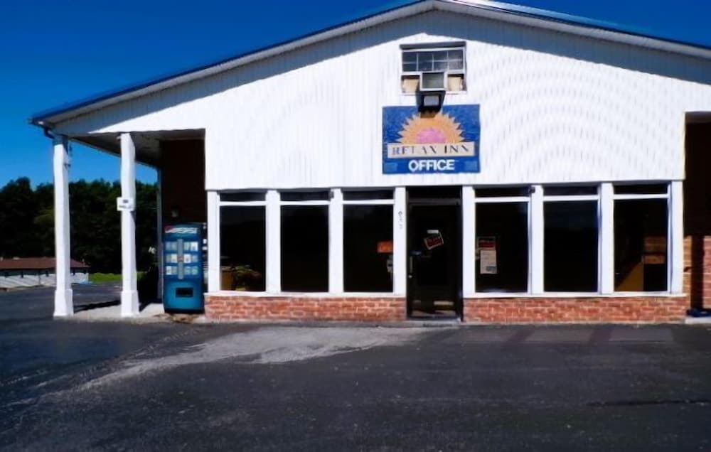 Hotel O Relax Inn Lewisburg near I 64 - featured photo