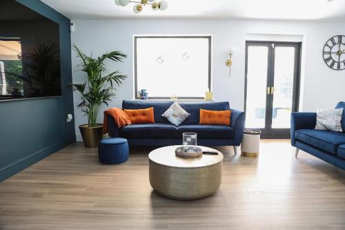 Shreem Homes — 4-Star Luxury Hotel in Staines, United Kingdom