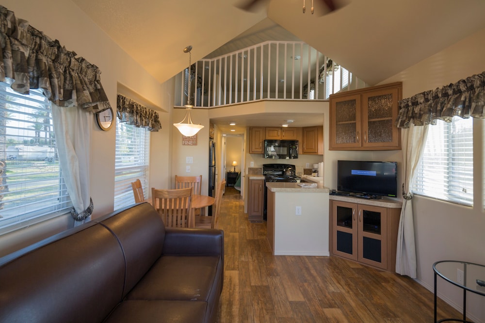 Palm Springs RV Resort - photo 14
