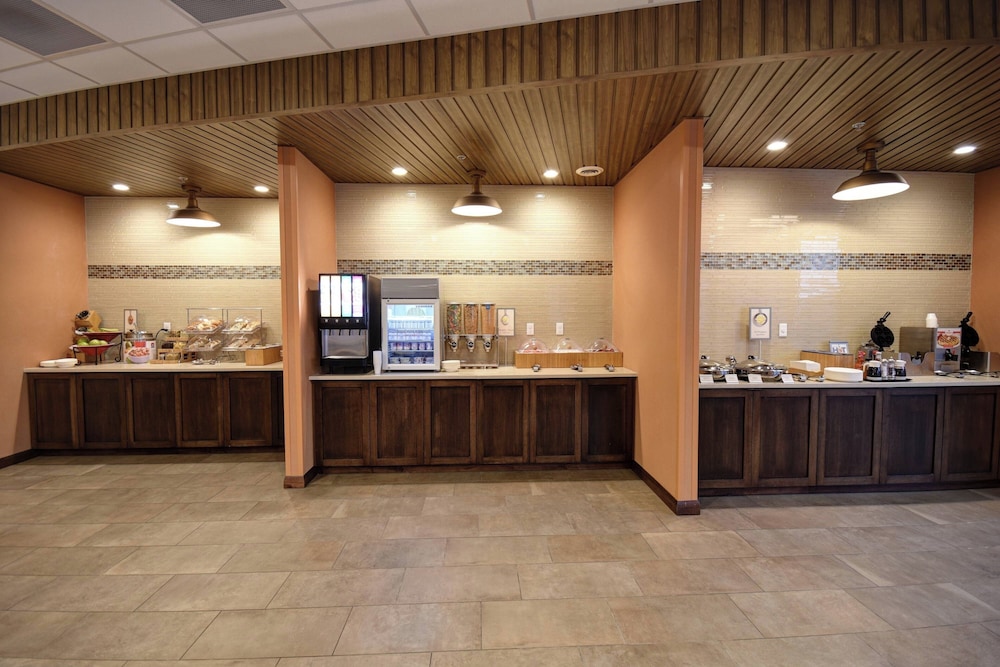 Fairfield Inn & Suites by Marriott Milwaukee North - photo 22
