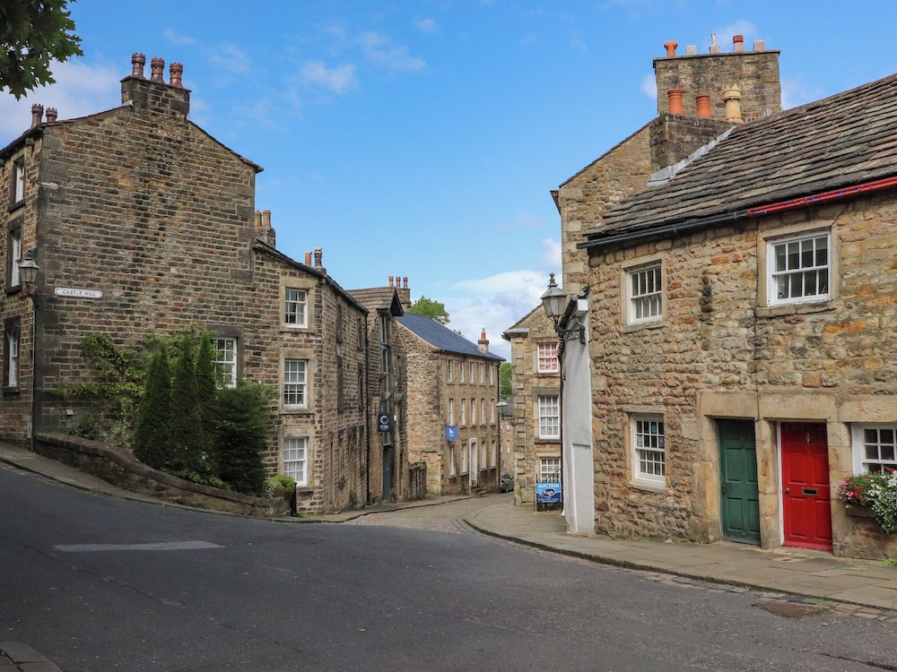 5 Castle Hill — 4-Star Luxury Hotel in Lancaster, United Kingdom