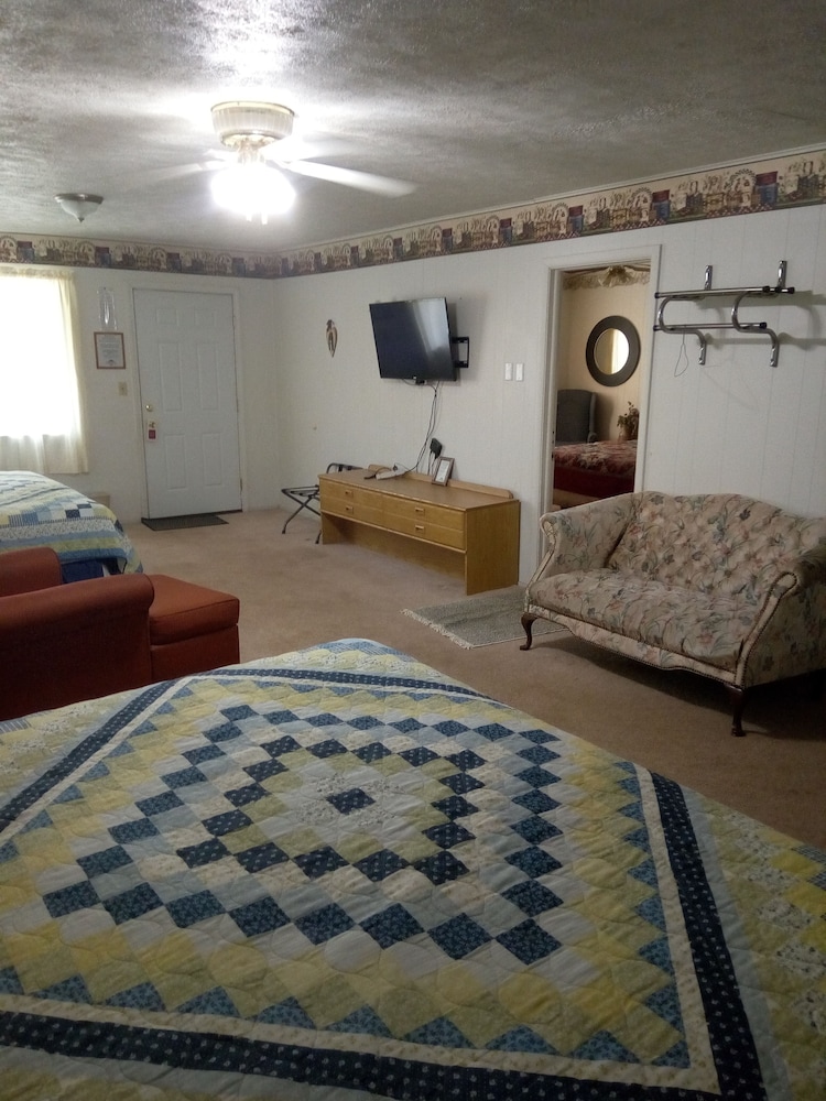 Willard Country Inn - photo 3