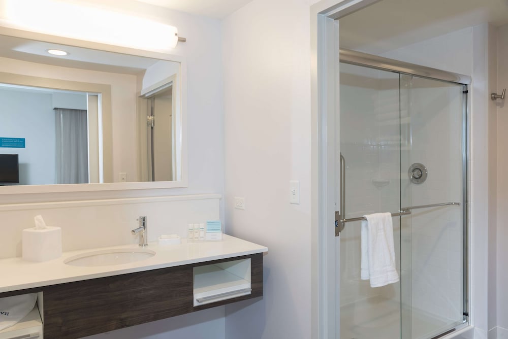 Hampton Inn & Suites Chicago Schaumburg - photo 19