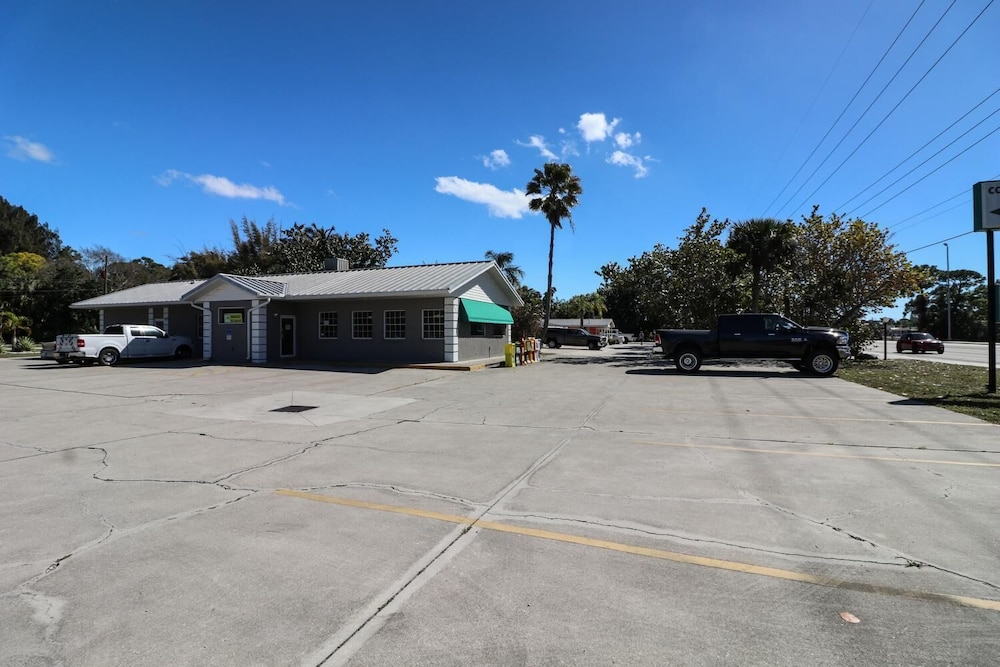 Grove City Motel - photo 35