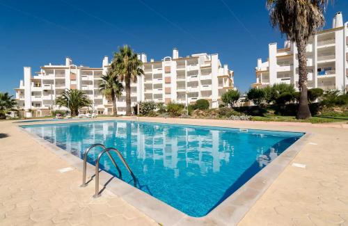 Albufeira Centrally Located Apartment with Pool View — 5-Star Luxury Hotel in Albufeira, Portugal