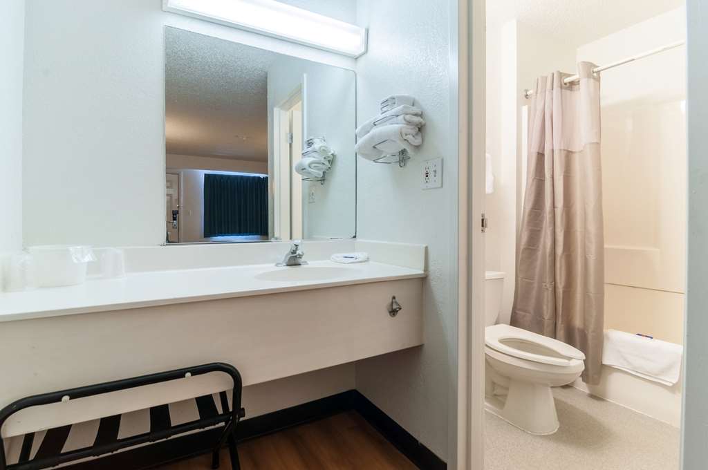 Motel6 Farmington Hills MI Northwest Farmington Hills - photo 24