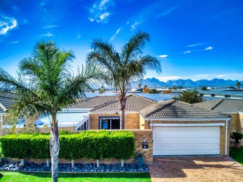 Magnificent Villa Load Shedding Free