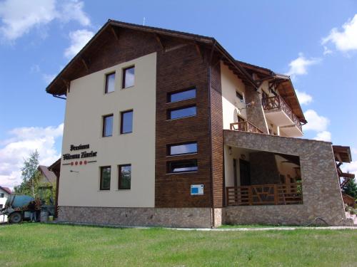 Pensiunea Valceaua Zanelor — 4-Star Luxury Hotel in Dragus, Romania